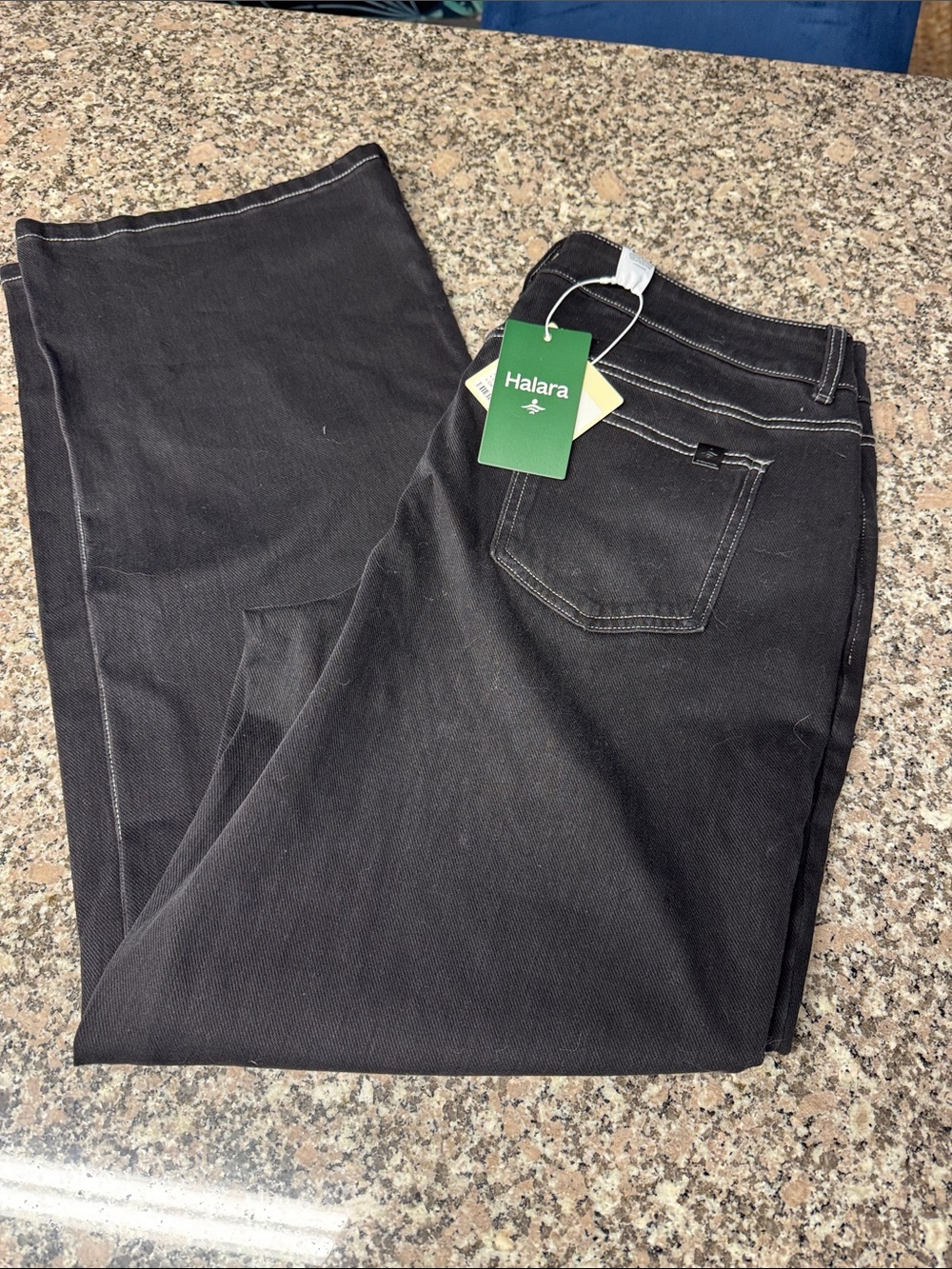 HALARA Black Jeans with Contrast Stitching